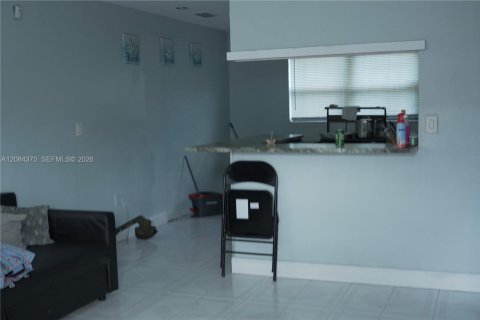 Immobilier commercial à vendre à Miami, Floride: 205.5 m2 № 2390140 - photo 14