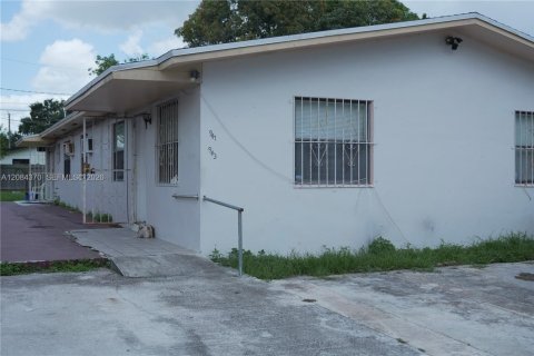 Immobilier commercial à vendre à Miami, Floride: 205.5 m2 № 2390140 - photo 20