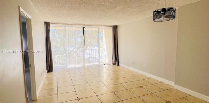 Кондоминиум с 1 спальней в Норт-Майами, Флорида № 2004976