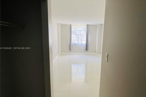 Снять в аренду кондоминиум в Норт-Майами, Флорида 1 спальня, 72.65м2, № 2004976 - фото 6