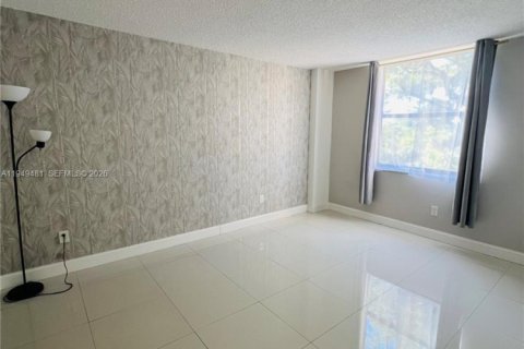 Снять в аренду кондоминиум в Норт-Майами, Флорида 1 спальня, 72.65м2, № 2004976 - фото 5