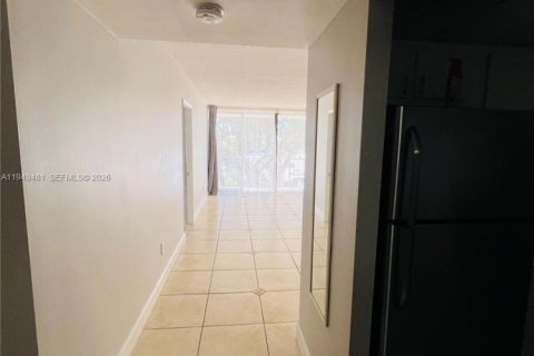 Снять в аренду кондоминиум в Норт-Майами, Флорида 1 спальня, 72.65м2, № 2004976 - фото 3