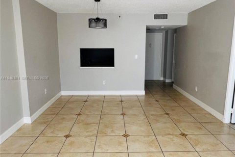 Снять в аренду кондоминиум в Норт-Майами, Флорида 1 спальня, 72.65м2, № 2004976 - фото 10