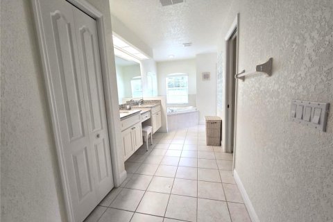 House in Spring Hill, Florida 3 bedrooms, 243.31 sq.m. № 1869721 - photo 24