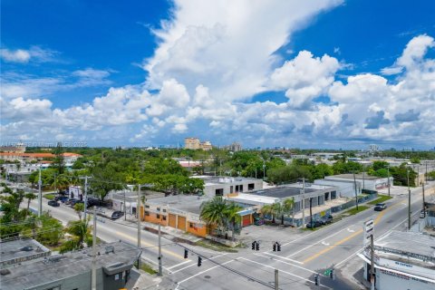 Propiedad comercial en venta en Miami, Florida № 1881717 - foto 8