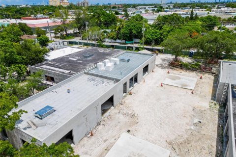 Propiedad comercial en venta en Miami, Florida № 1881717 - foto 11