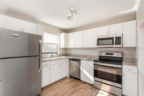 Condo in Port Orange, Florida, 2 bedrooms  № 1527039 - photo 10