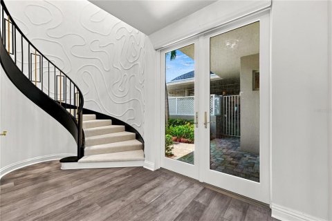 Townhouse in Tampa, Florida 5 bedrooms, 445.56 sq.m. № 2196927 - photo 26