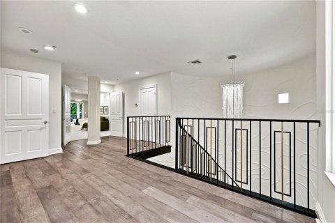 Townhouse in Tampa, Florida 5 bedrooms, 445.56 sq.m. № 2196927 - photo 29
