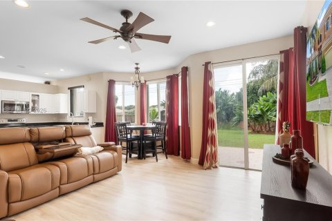 Casa en venta en Homestead, Florida, 4 dormitorios, 244.61 m2 № 2002549 - foto 13