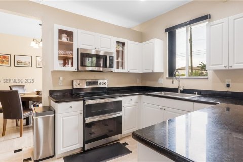 Casa en venta en Homestead, Florida, 4 dormitorios, 244.61 m2 № 2002549 - foto 10