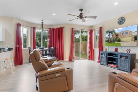 Casa en venta en Homestead, Florida, 4 dormitorios, 244.61 m2 № 2002549 - foto 16