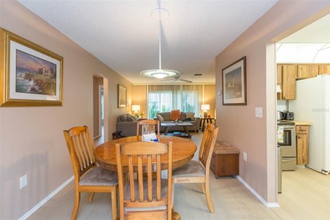 Villa ou maison à vendre à Palm Harbor, Floride: 2 chambres, 155.61 m2 № 1918148 - photo 11