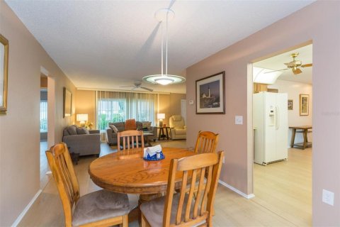 Villa ou maison à vendre à Palm Harbor, Floride: 2 chambres, 155.61 m2 № 1918148 - photo 10