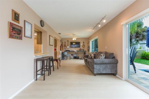 House in Palm Harbor, Florida 2 bedrooms, 155.61 sq.m. № 1918148 - photo 22