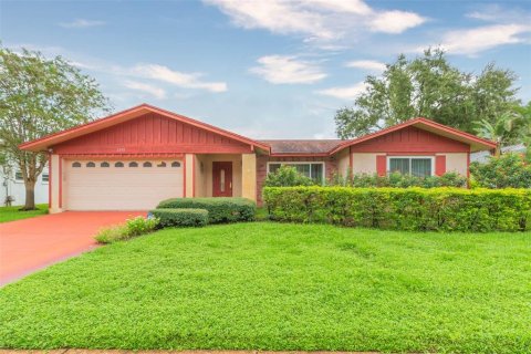 House in Palm Harbor, Florida 2 bedrooms, 155.61 sq.m. № 1918148 - photo 2