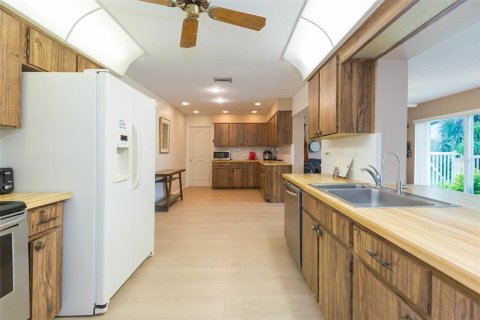 Villa ou maison à vendre à Palm Harbor, Floride: 2 chambres, 155.61 m2 № 1918148 - photo 12
