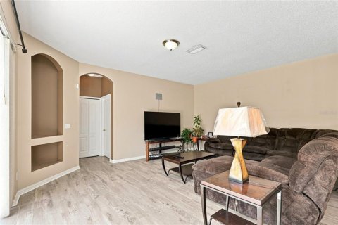 Casa en venta en Tampa, Florida, 4 dormitorios, 238.57 m2 № 2216606 - foto 19