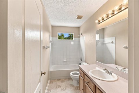 Casa en venta en Tampa, Florida, 4 dormitorios, 238.57 m2 № 2216606 - foto 4