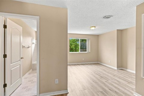 Casa en venta en Tampa, Florida, 4 dormitorios, 238.57 m2 № 2216606 - foto 3
