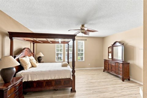 Casa en venta en Tampa, Florida, 4 dormitorios, 238.57 m2 № 2216606 - foto 30