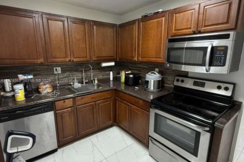 Copropriété à louer à Miami, Floride: 1 chambre, 66.43 m2 № 2036373 - photo 3