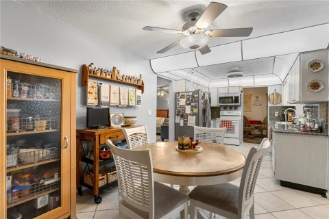 Casa en venta en Pinellas Park, Florida, 2 dormitorios, 161.37 m2 № 1916224 - foto 20