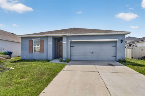 House in Winter Haven, Florida 3 bedrooms, 132.48 sq.m. № 2233308 - photo 3