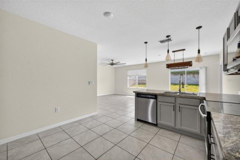 House in Winter Haven, Florida 3 bedrooms, 132.48 sq.m. № 2233308 - photo 11