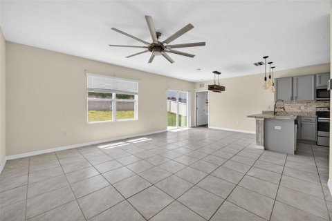 House in Winter Haven, Florida 3 bedrooms, 132.48 sq.m. № 2233308 - photo 15