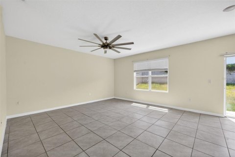 House in Winter Haven, Florida 3 bedrooms, 132.48 sq.m. № 2233308 - photo 12
