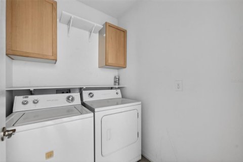 House in Winter Haven, Florida 3 bedrooms, 132.48 sq.m. № 2233308 - photo 25