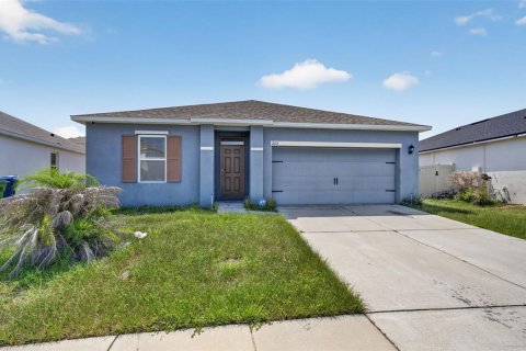 House in Winter Haven, Florida 3 bedrooms, 132.48 sq.m. № 2233308 - photo 2