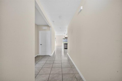 House in Winter Haven, Florida 3 bedrooms, 132.48 sq.m. № 2233308 - photo 5