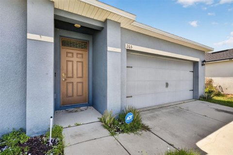 House in Winter Haven, Florida 3 bedrooms, 132.48 sq.m. № 2233308 - photo 4