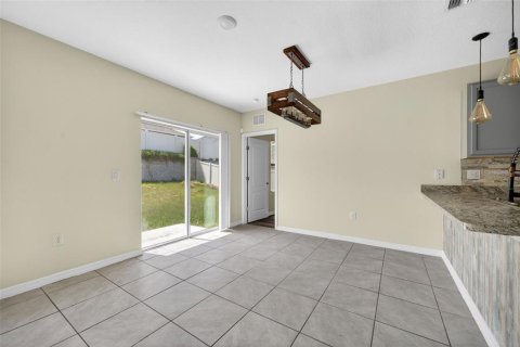 House in Winter Haven, Florida 3 bedrooms, 132.48 sq.m. № 2233308 - photo 16