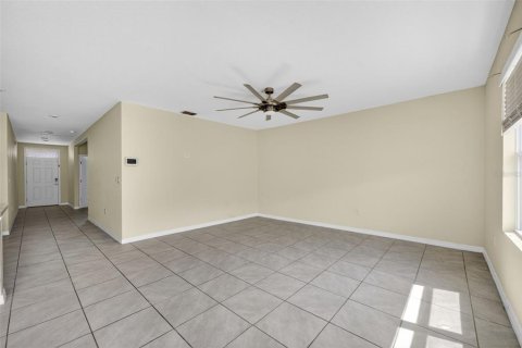 House in Winter Haven, Florida 3 bedrooms, 132.48 sq.m. № 2233308 - photo 13