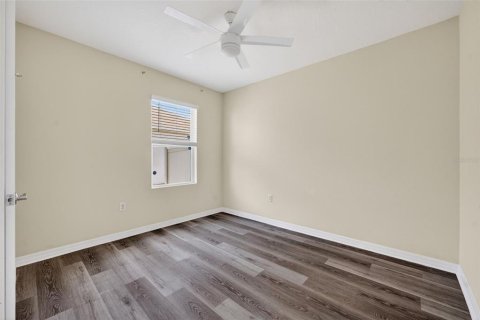 House in Winter Haven, Florida 3 bedrooms, 132.48 sq.m. № 2233308 - photo 24