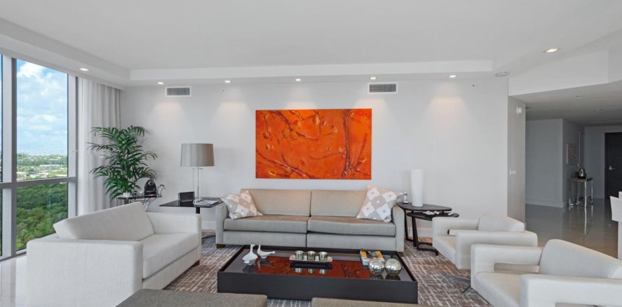 Apartment in THE RESERVE AT MARINA PALMS in North Miami Beach, Florida 2 bedrooms, 136 sq.m. № 467