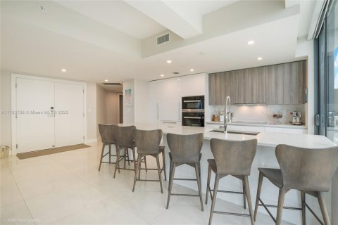 Condo in Pompano Beach, Florida, 3 bedrooms  № 1711128 - photo 10