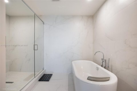 Condo in Pompano Beach, Florida, 3 bedrooms  № 1711128 - photo 23