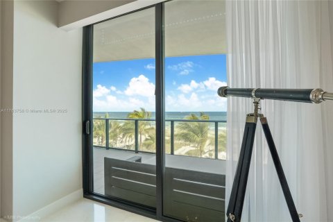 Condo in Pompano Beach, Florida, 3 bedrooms  № 1711128 - photo 21