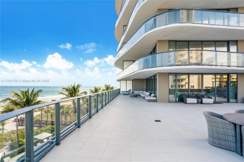 Condo in Pompano Beach, Florida, 3 bedrooms  № 1711128 - photo 5