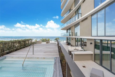 Condo in Pompano Beach, Florida, 3 bedrooms  № 1711128 - photo 4