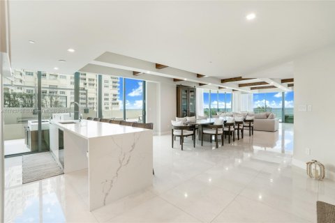 Condo in Pompano Beach, Florida, 3 bedrooms  № 1711128 - photo 7