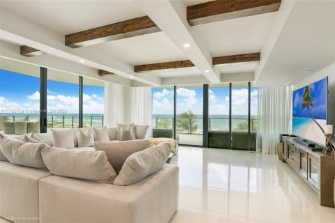 Condo in Pompano Beach, Florida, 3 bedrooms  № 1711128 - photo 15