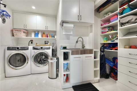 Condo in Pompano Beach, Florida, 3 bedrooms  № 1711128 - photo 29