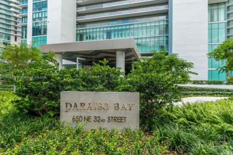 Снять в аренду кондоминиум в Майами, Флорида 1 спальня, 83.43м2, № 1944878 - фото 2