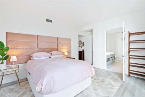 Снять в аренду кондоминиум в Майами, Флорида 1 спальня, 83.43м2, № 1944878 - фото 12