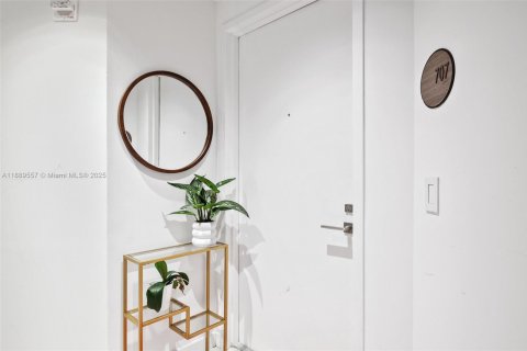 Снять в аренду кондоминиум в Майами, Флорида 1 спальня, 83.43м2, № 1944878 - фото 3